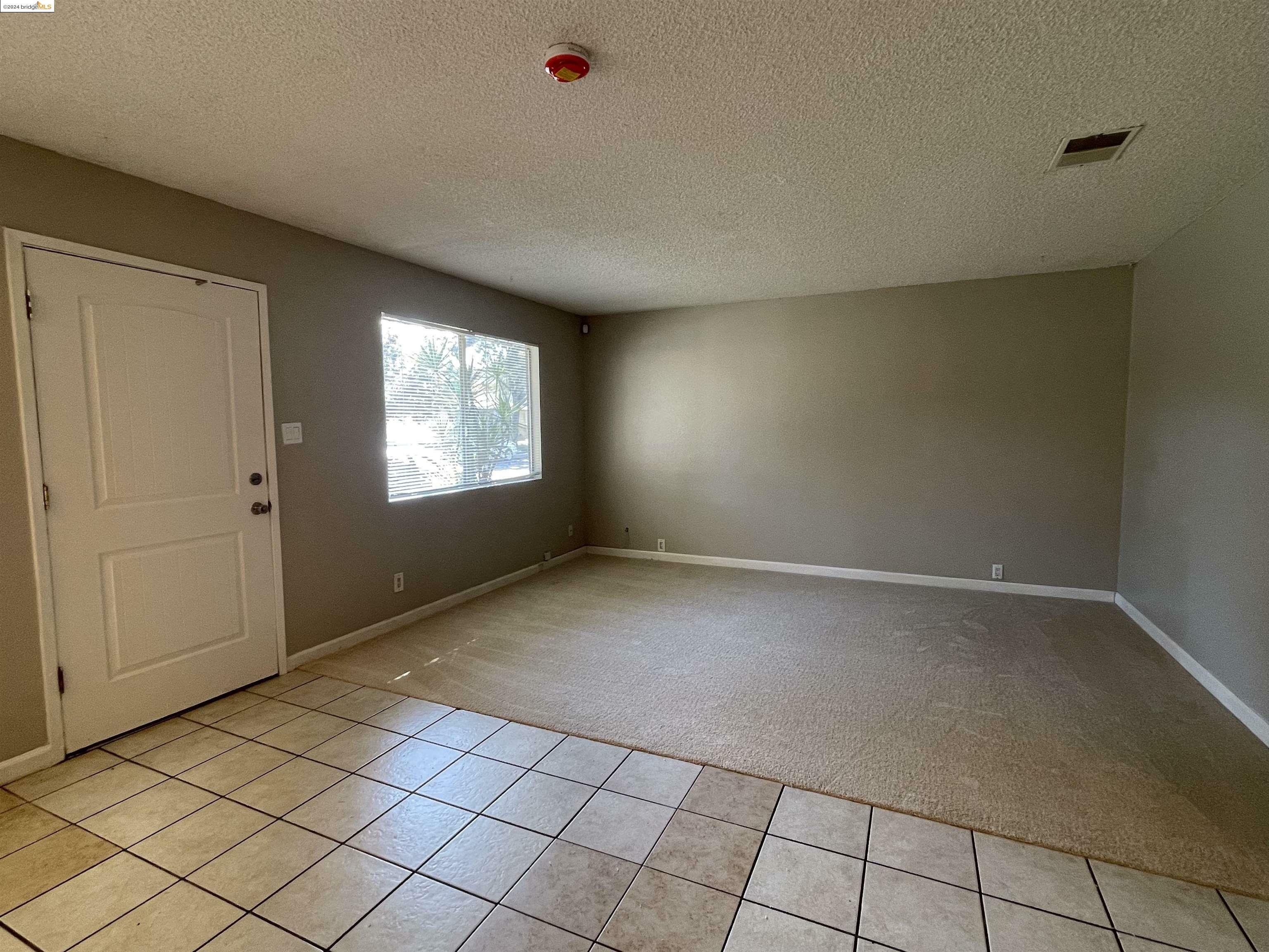 Property Photo:  2208 Peppertree Way 1  CA 94509 