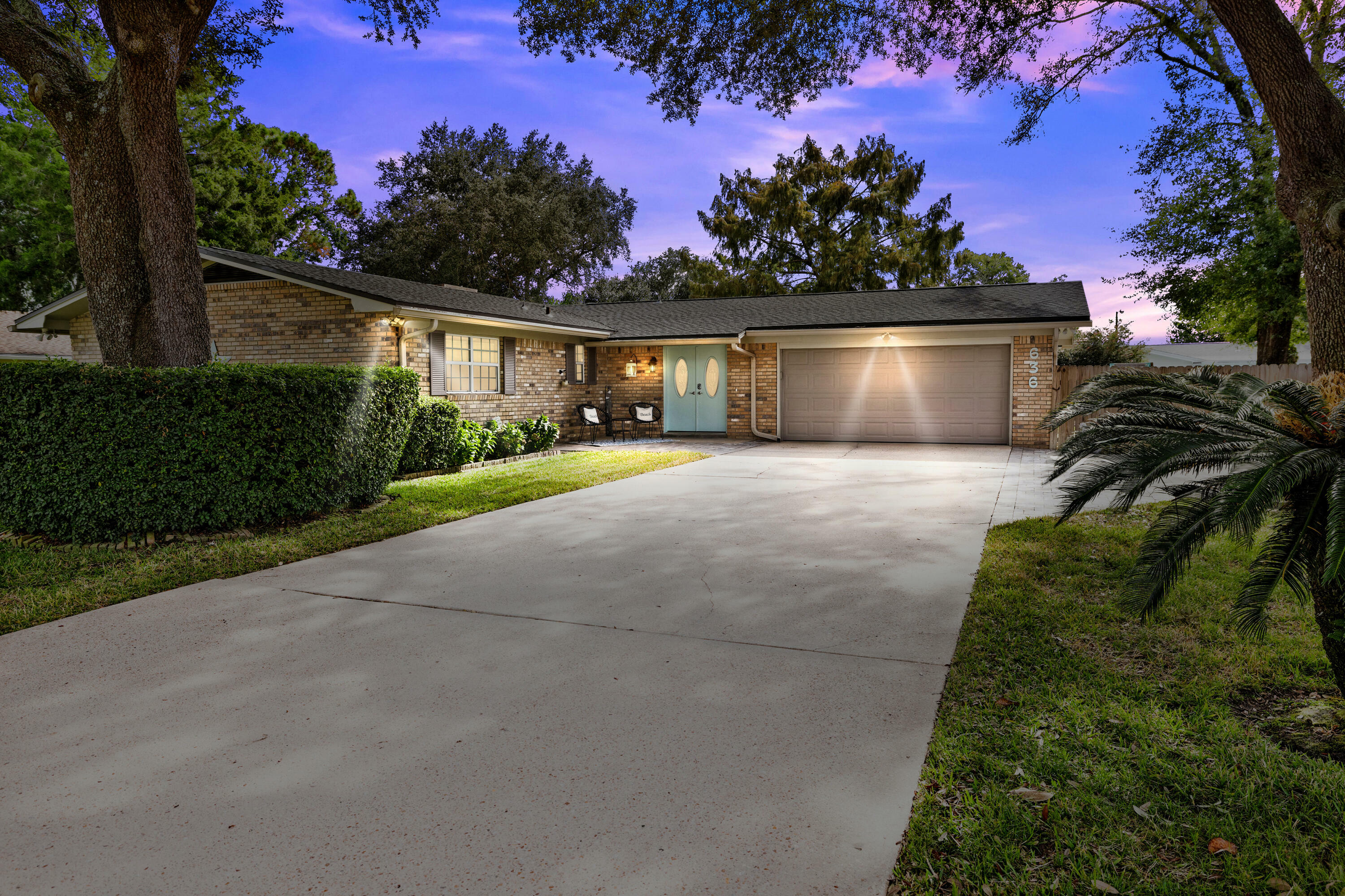 Property Photo:  636 NE Merioneth Drive  FL 32547 