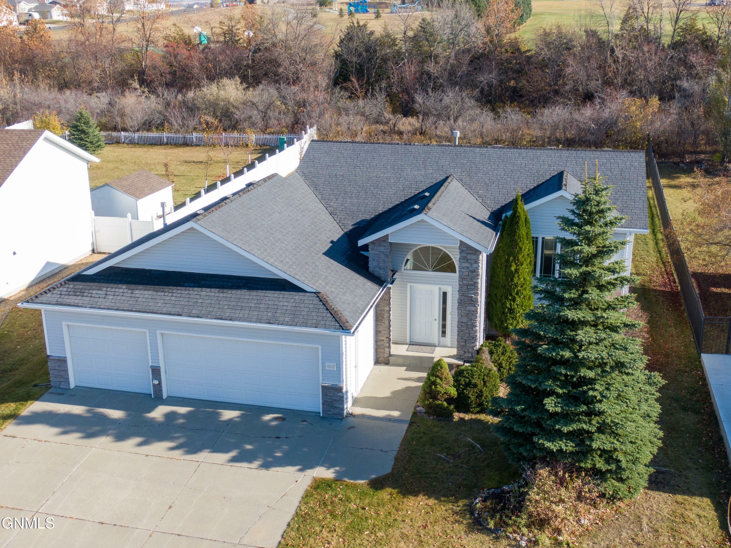 4819 Amberglow Drive  Bismarck ND 58503 photo