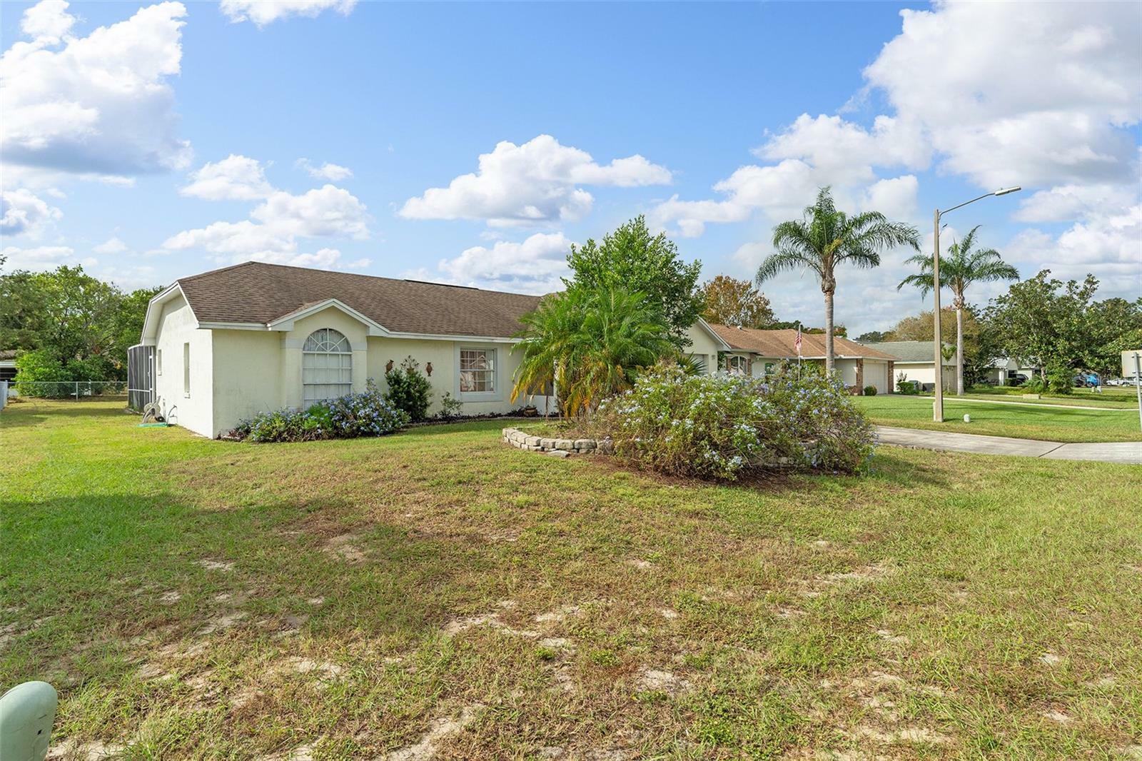 Property Photo:  959 Loma Bonita Drive  FL 33837 