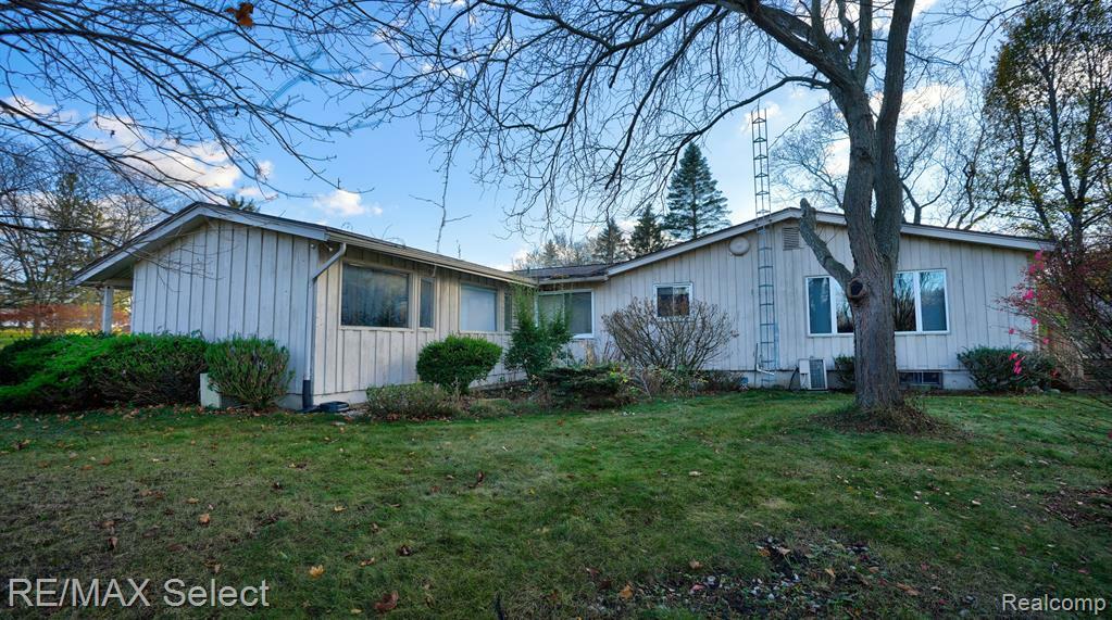 Property Photo: 6353 Perry Road MI 48439 9702