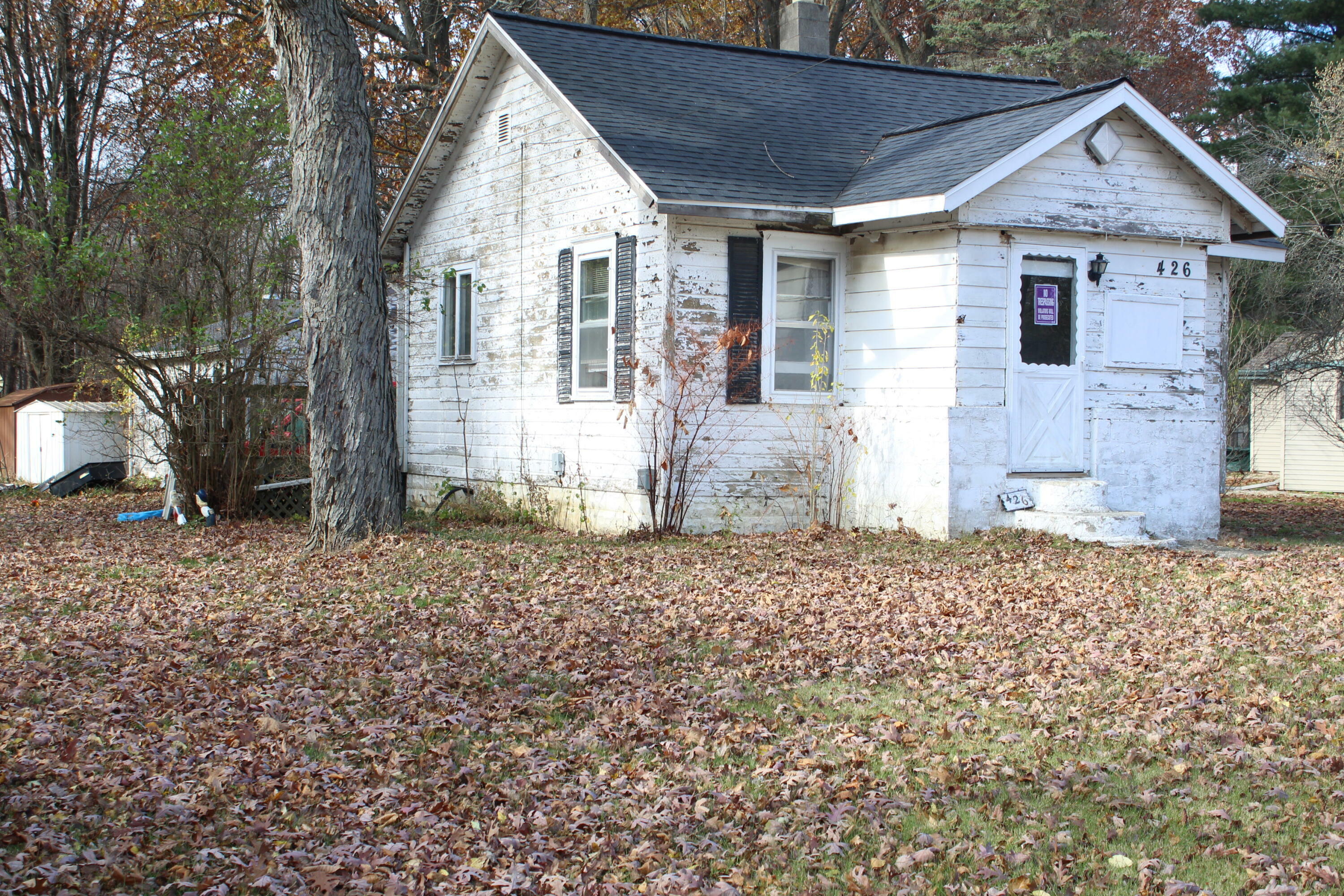 Property Photo:  426 Woodland Avenue  MI 49203 