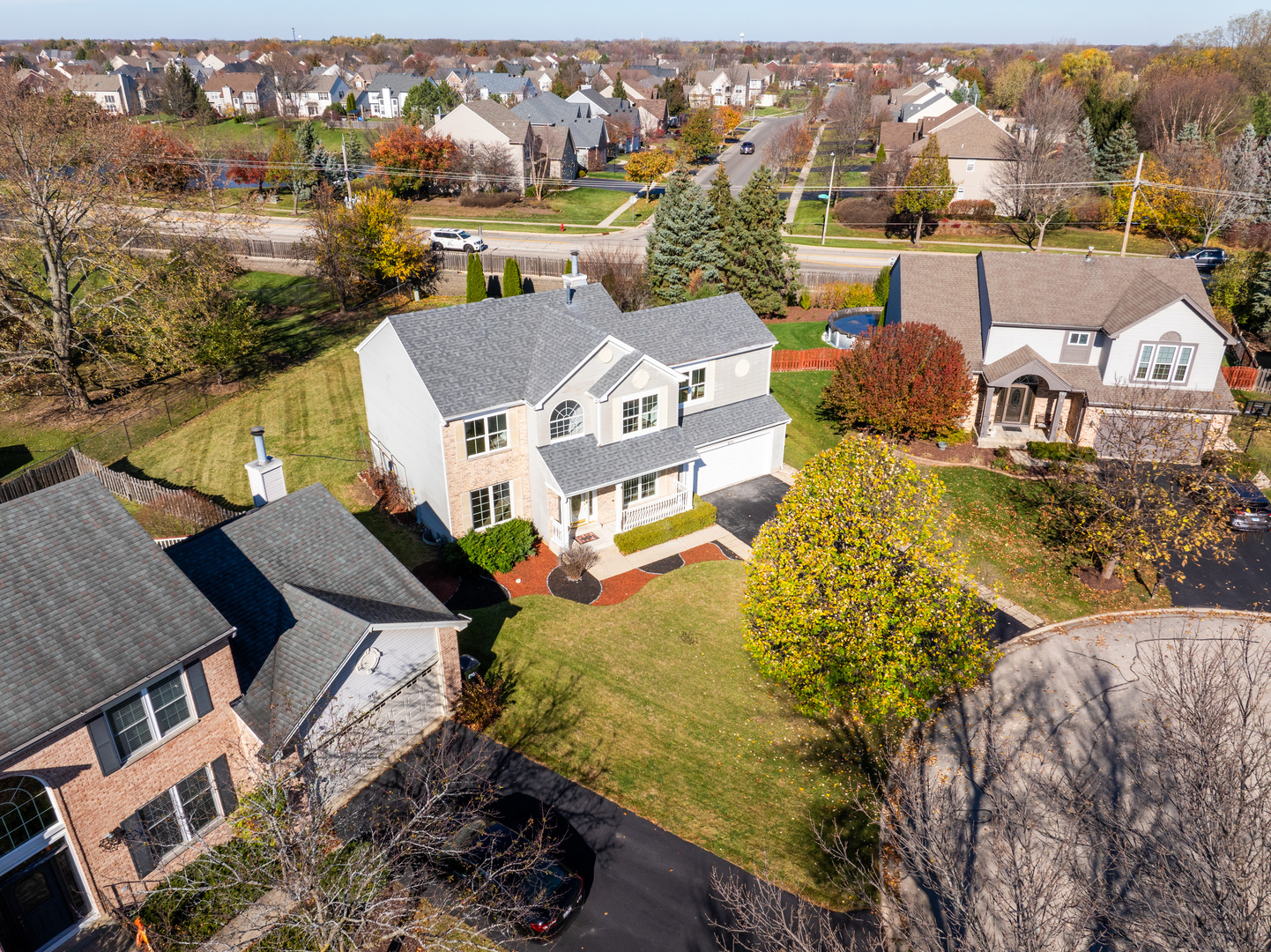 Property Photo:  975 Aster Court  IL 60156 