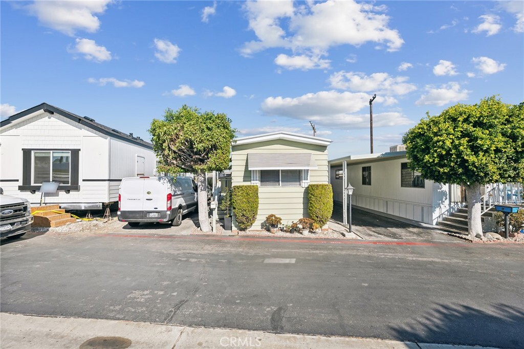 Property Photo: 22600 Normandie 13 CA 90502