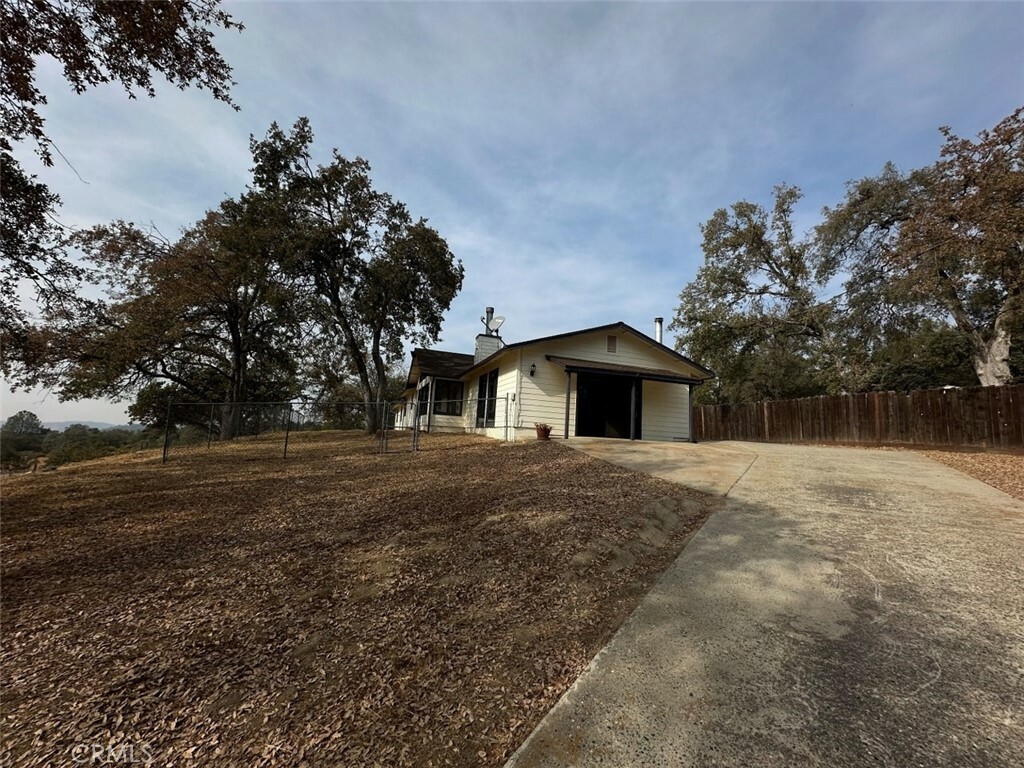 Property Photo:  32162 Maranatha Drive  CA 93643 