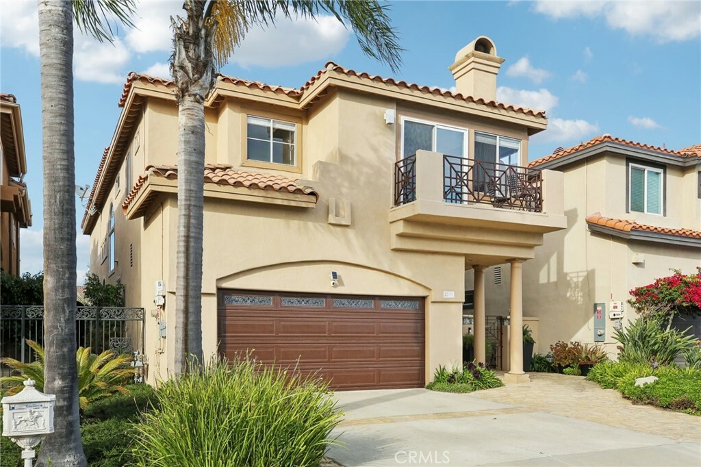 Property Photo:  22721 Las Brisas Circle  CA 92677 