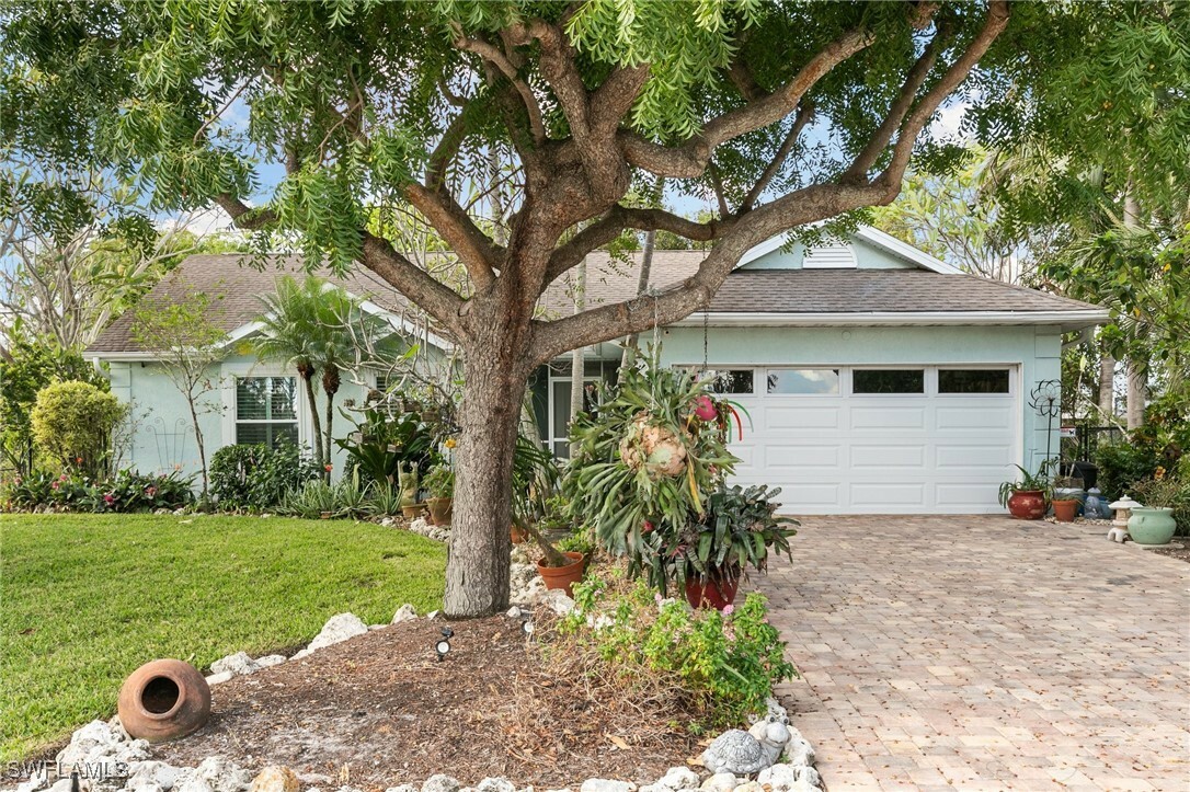 Property Photo:  120 Sand Hill Street  FL 34145 