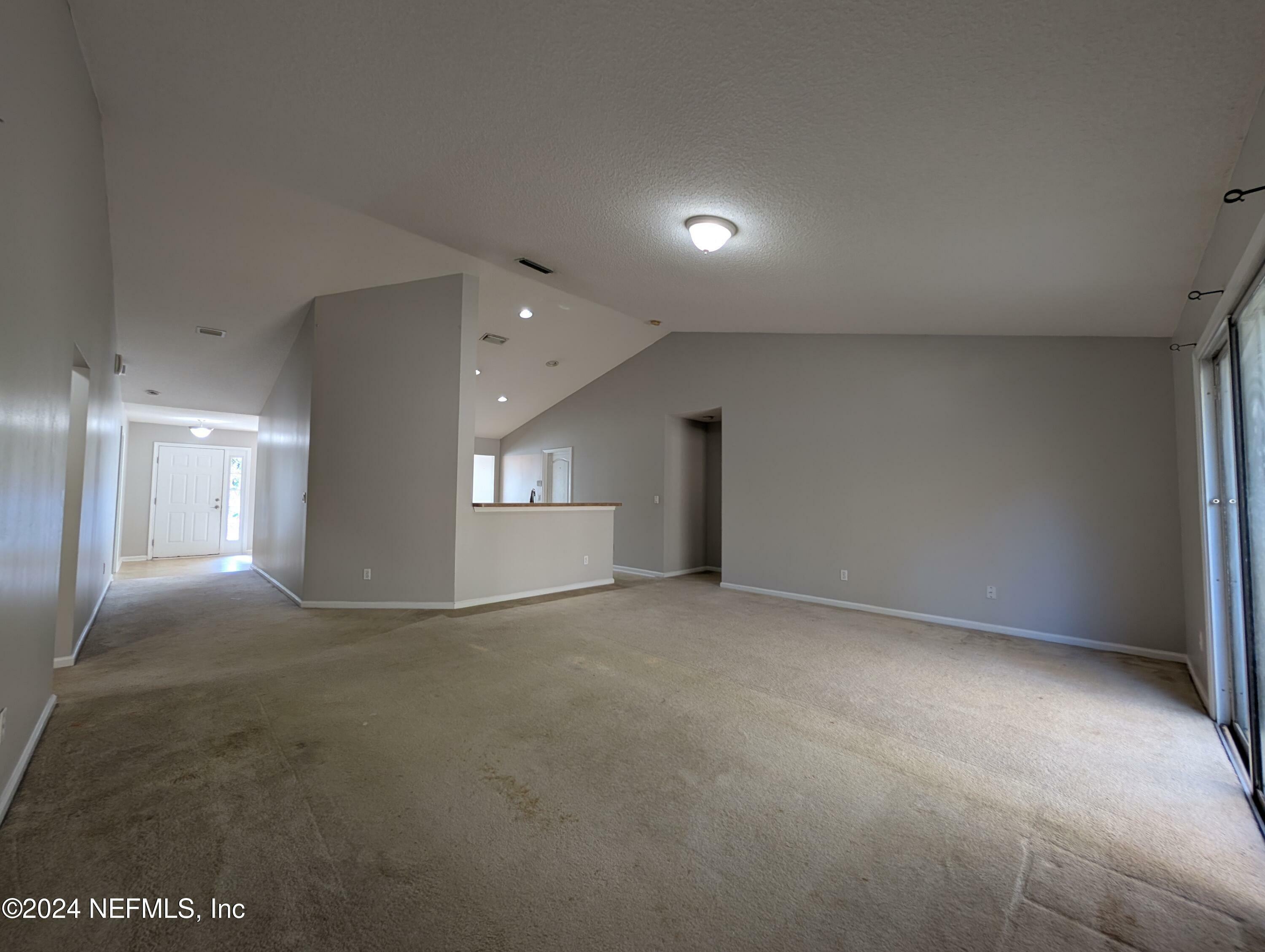 Property Photo:  6719 Royal Leaf Lane  FL 32244 