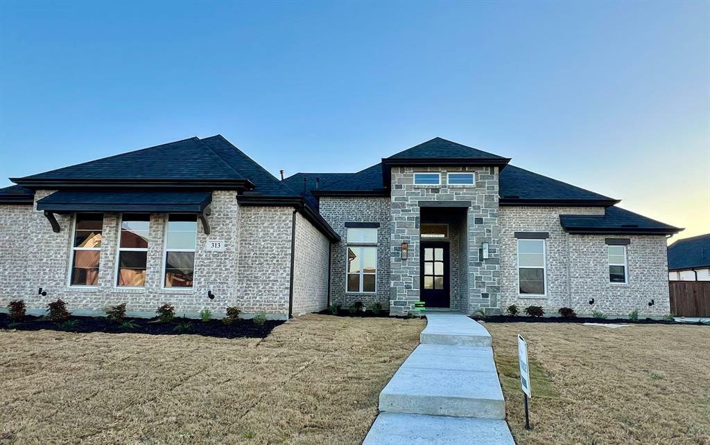 Property Photo:  313 Wimberley Drive  TX 76052 