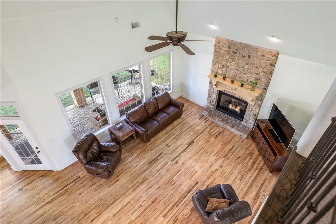 Property Photo:  2707 S 21st Street  AR 72758 