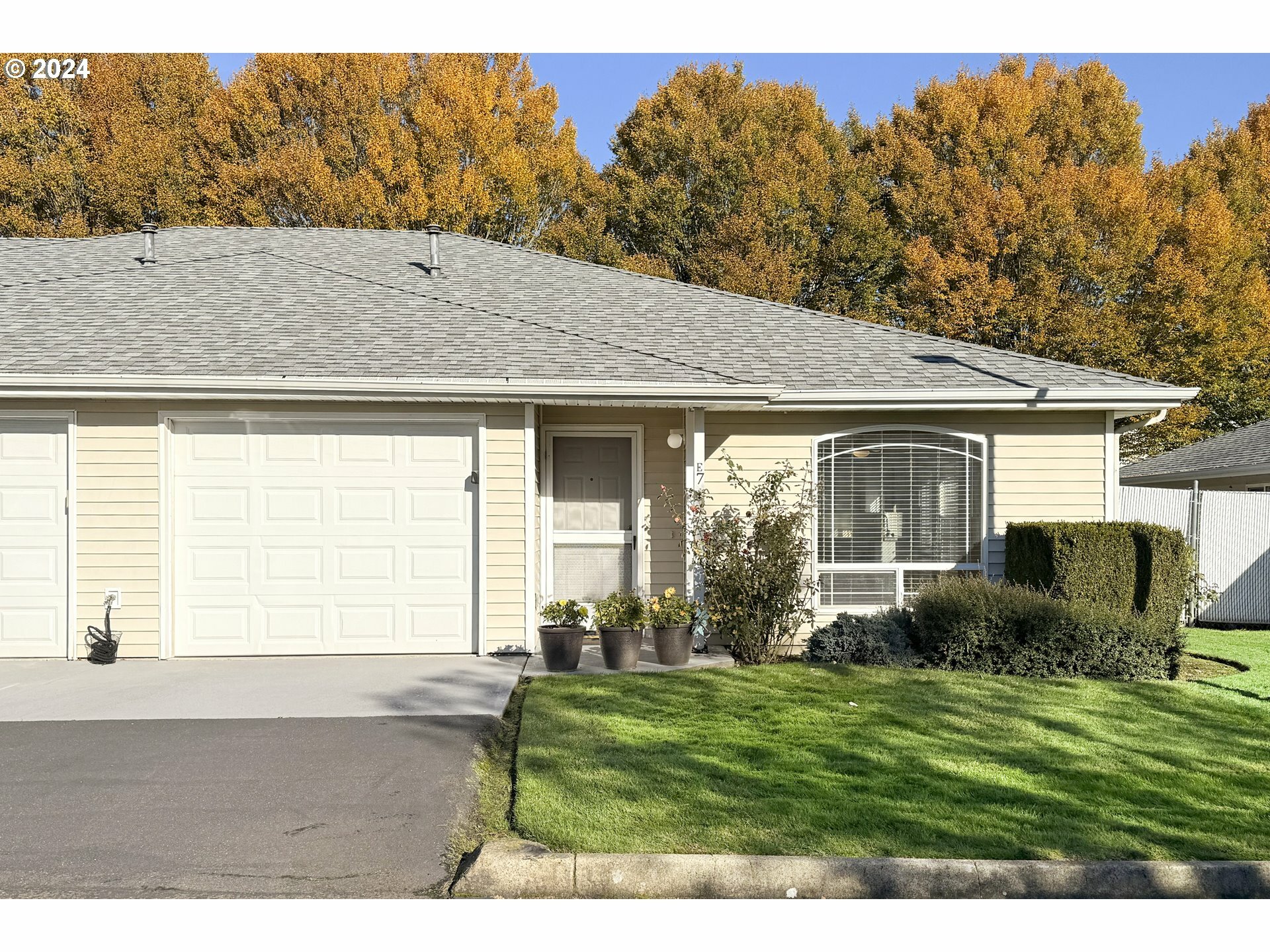 Property Photo:  2610 SE 164th Ave E7  WA 98683 