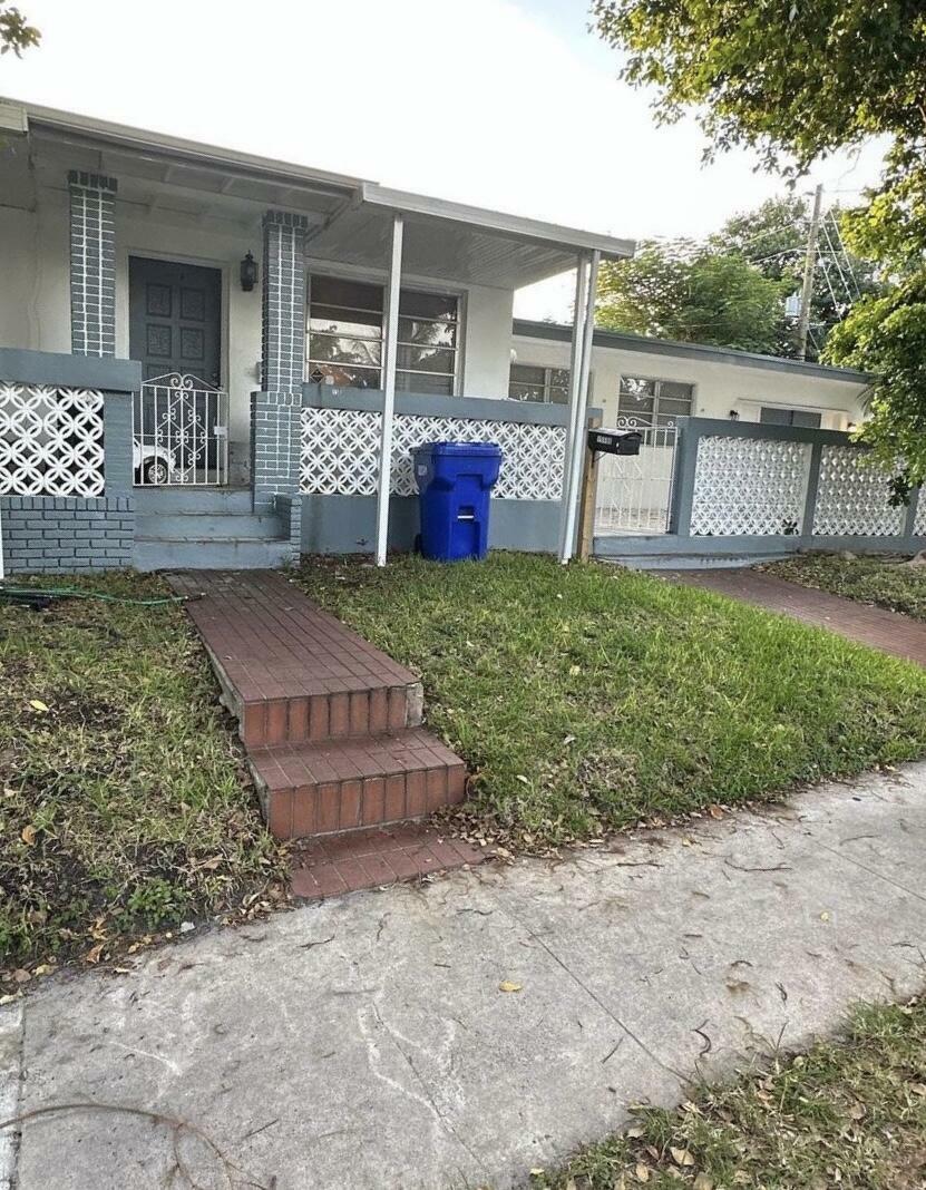 Property Photo:  15590 NE 10th Avenue E 2  FL 33162 