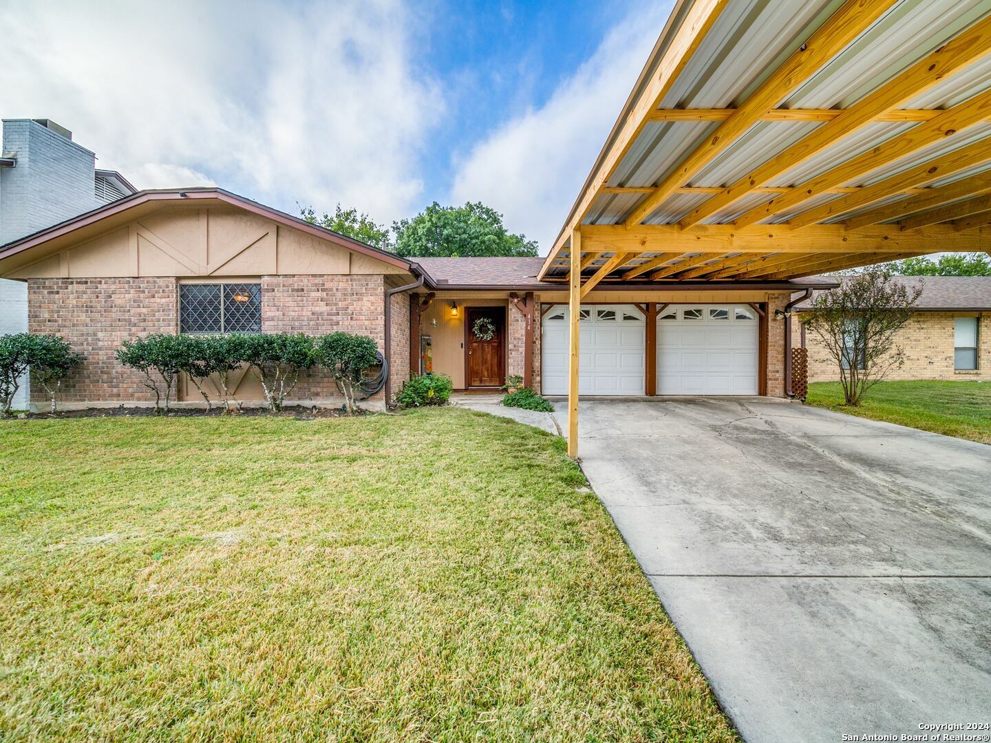 Property Photo:  414 Renee Dr  TX 78109 