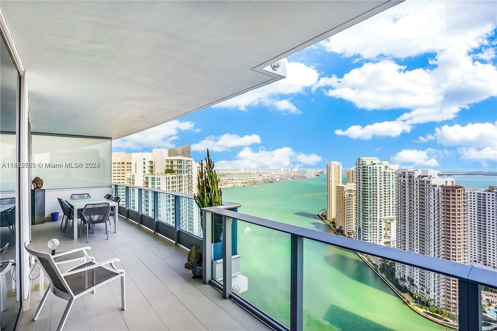 Property Photo:  200 Biscayne Boulevard Way 4307  FL 33131 