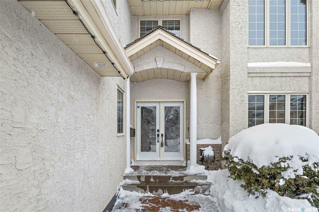 Property Photo:  910 Braeside Place  SK S7V 1A9 