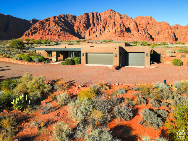 Property Photo: 1748 N Cochise Dr UT 84738