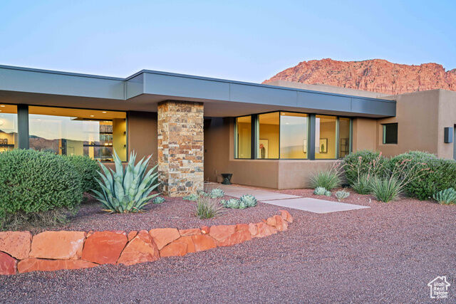 Property Photo: 1748 N Cochise Dr UT 84738