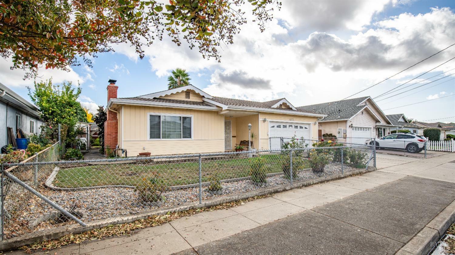 Property Photo:  4260 Fairwood Street  CA 94538 