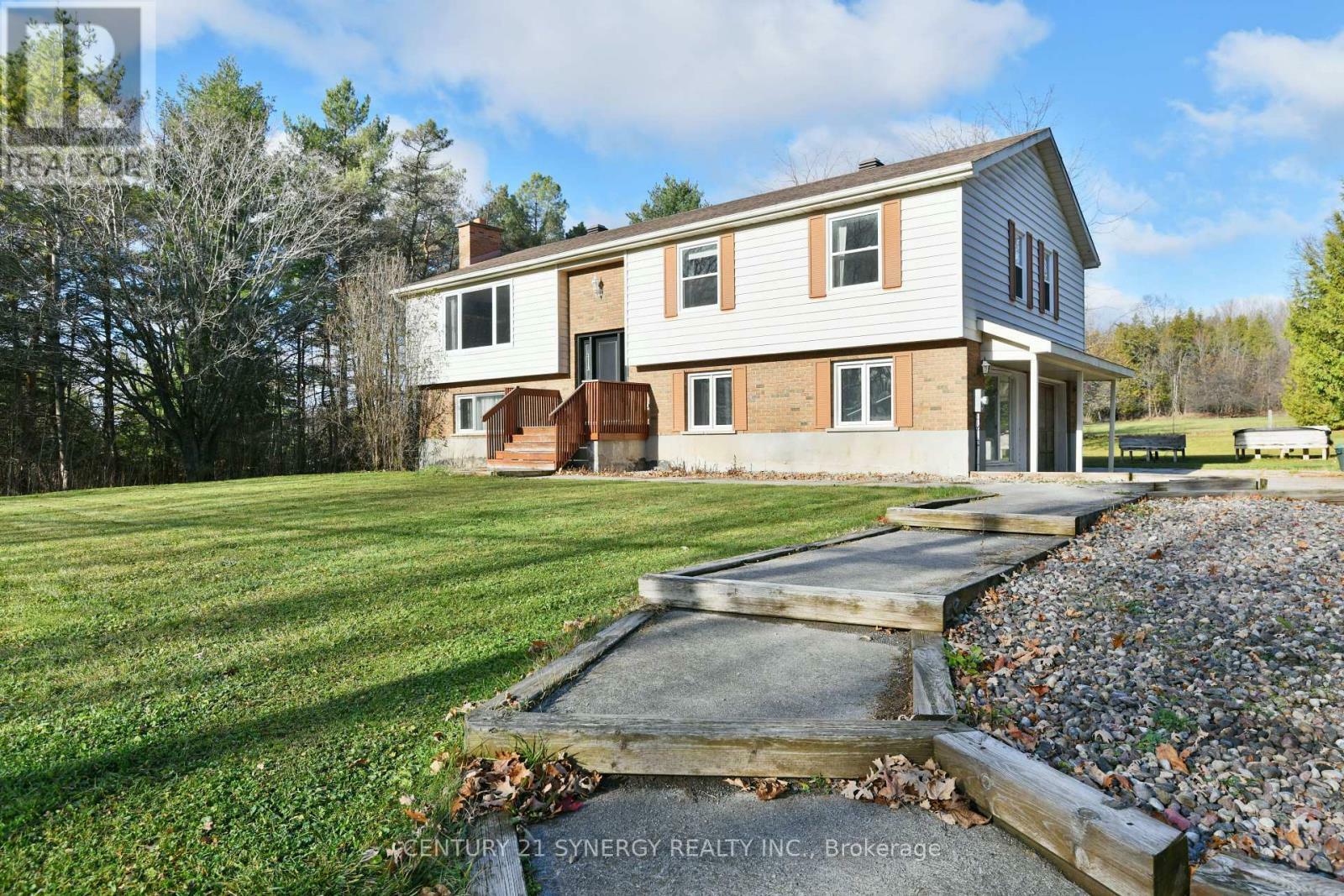 Property Photo:  40 Dochart Street  ON K0A 1G0 