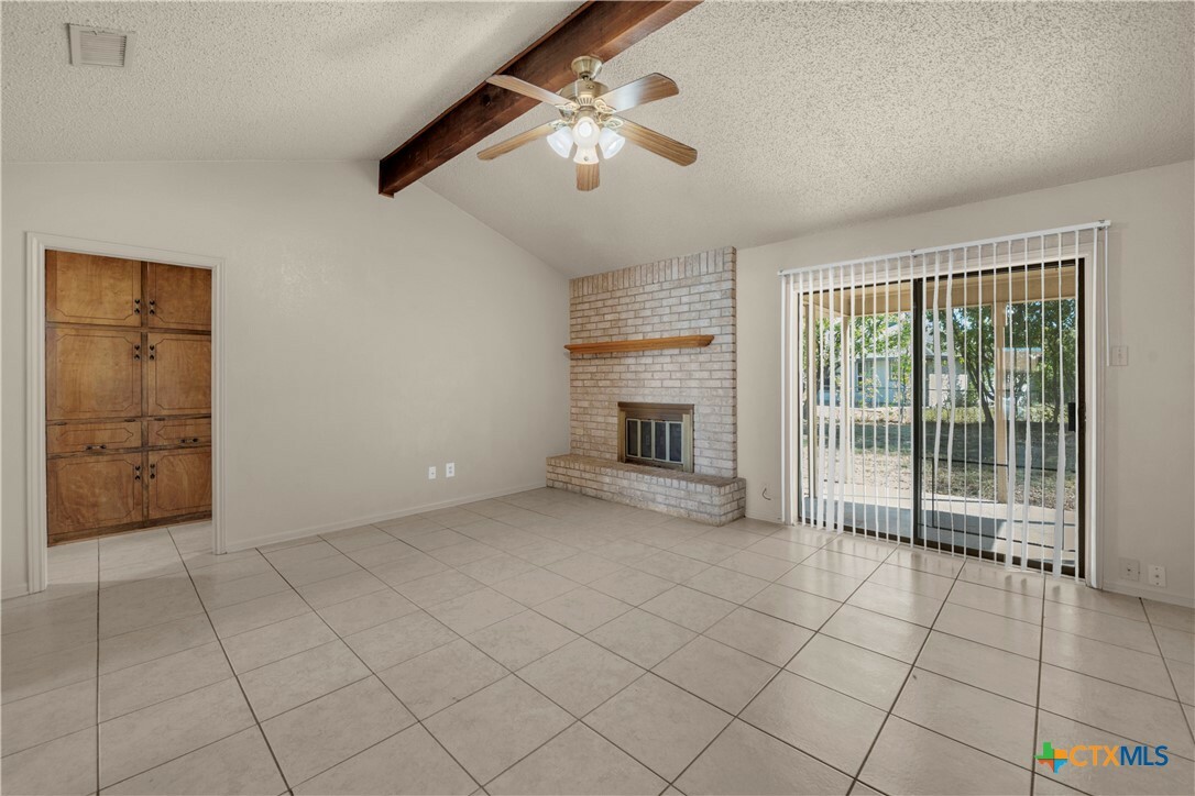 Property Photo:  504 Colonial Lane  TX 76543 