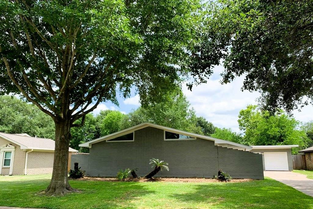 Property Photo:  7907 Braesview Lane  TX 77071 