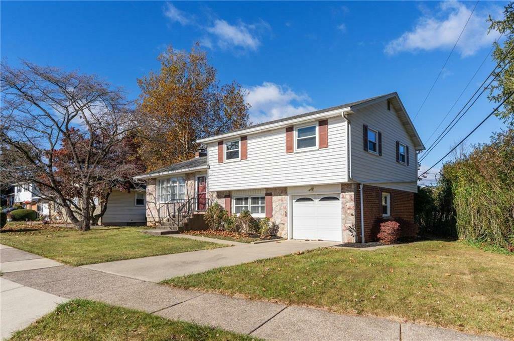 Property Photo: 1555 Bayberry Lane PA 18018