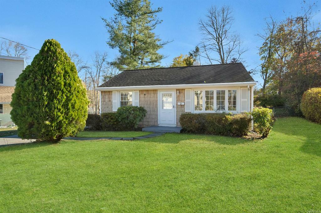 Property Photo:  6 Mundet Drive  NY 10562 