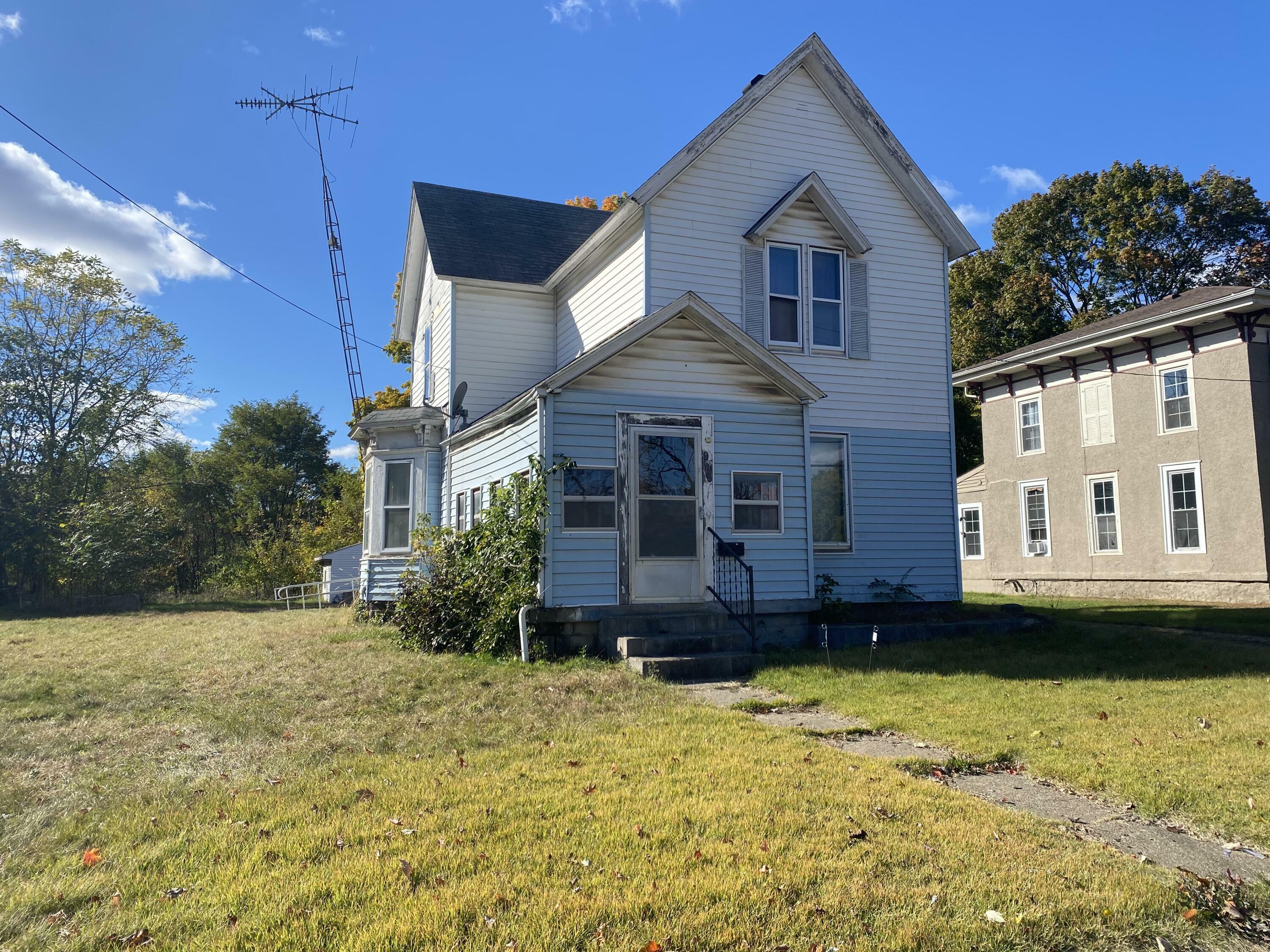 Property Photo:  925 N Eaton Street  MI 49224 