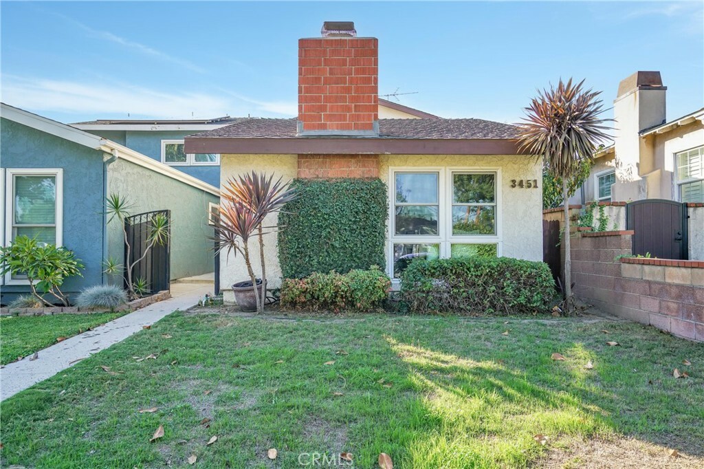 Property Photo:  3451 Cerritos Avenue  CA 90807 