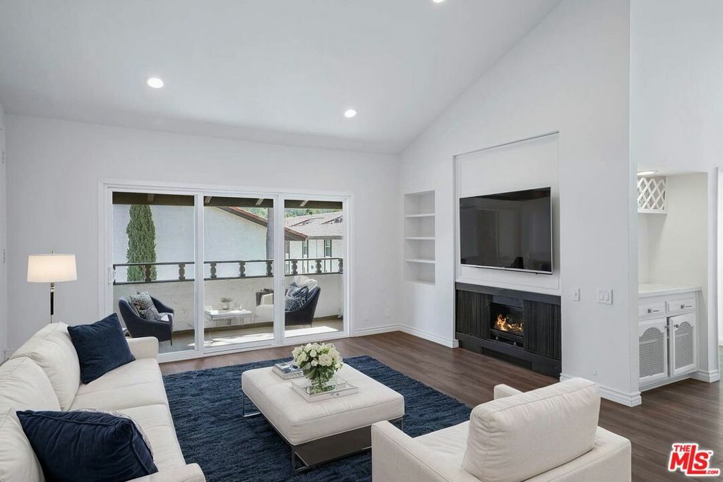 Property Photo:  31554 Agoura Road 4  CA 91361 