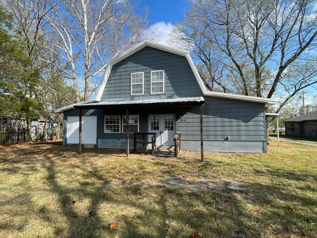 104 N Pine Avenue  Gentry AR 72734 photo