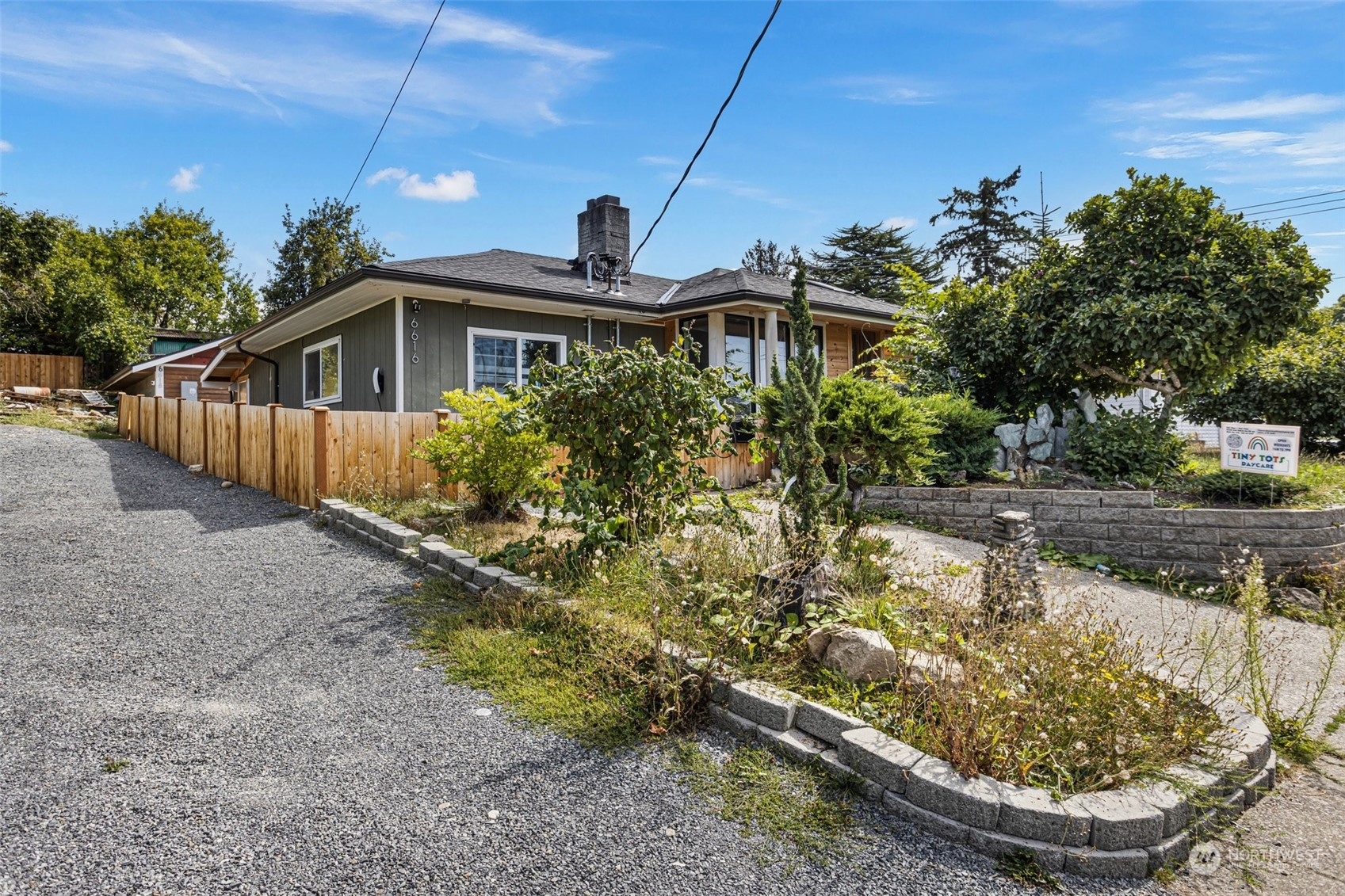 Property Photo:  6616 43rd Avenue S  WA 98118 