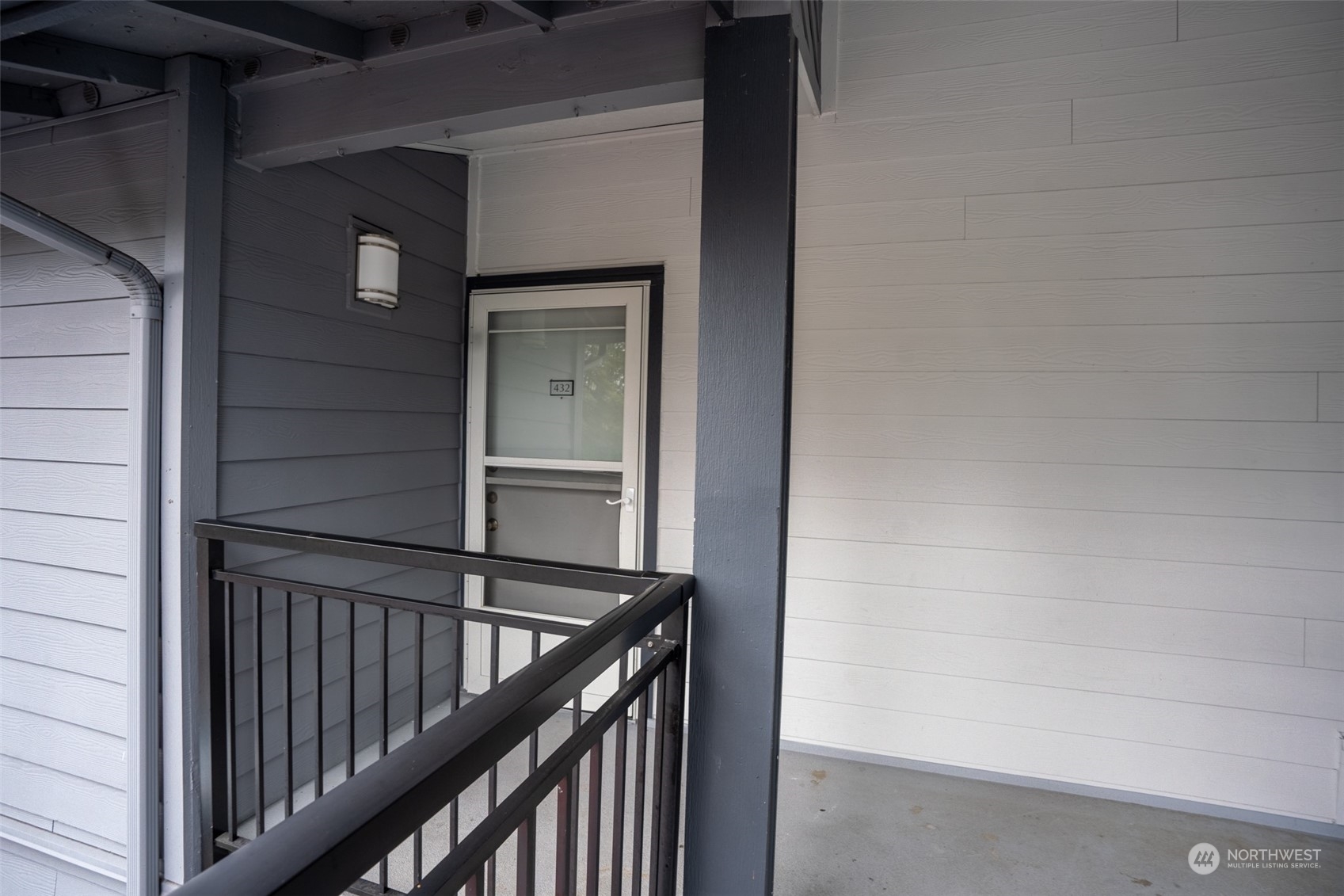 Property Photo:  2501 NE 4th Street 432  WA 98056 