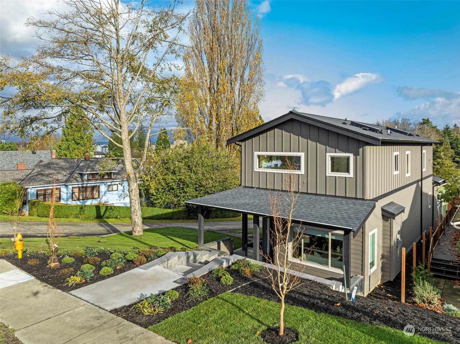 Property Photo:  3401 Federal Avenue  WA 98201 