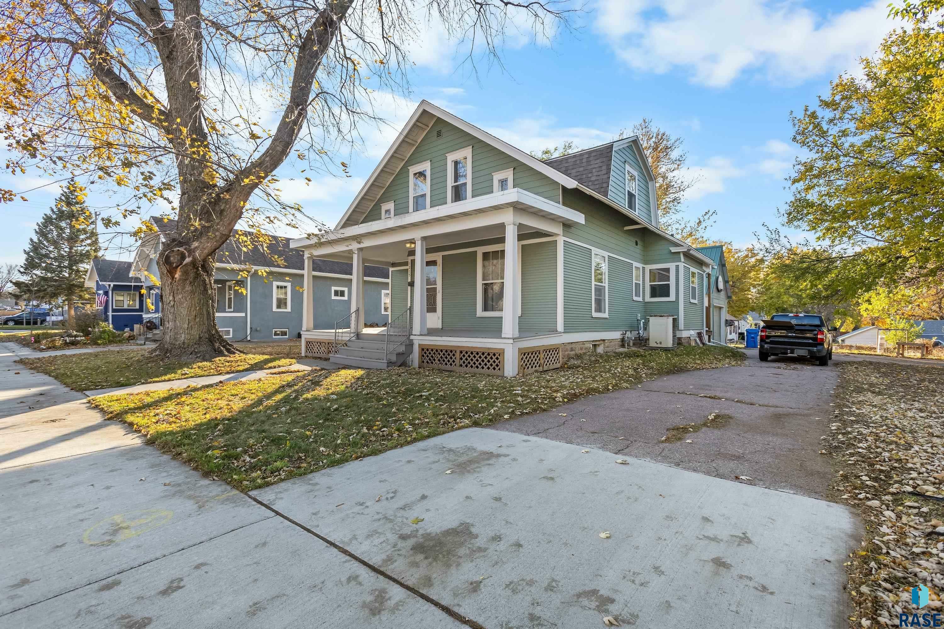 Property Photo:  1215 N Minnesota Ave  SD 57104 