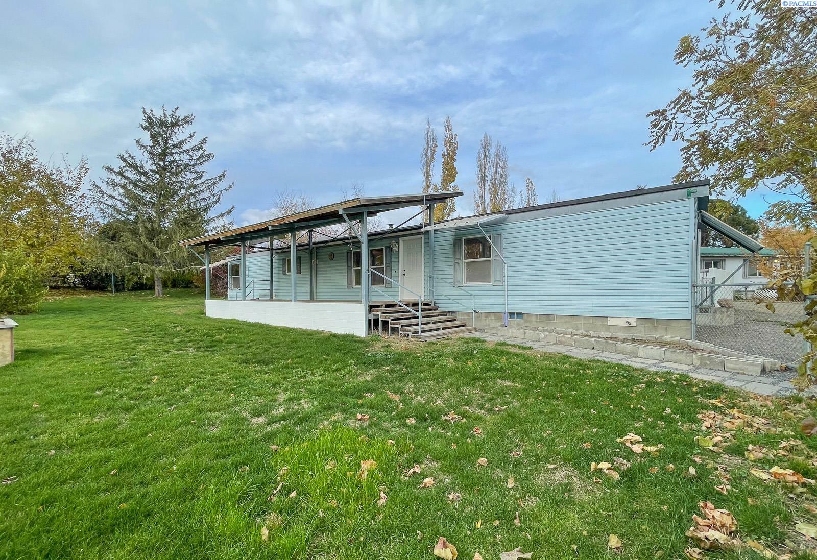 Property Photo:  4102 W Windy Lane  WA 99320 