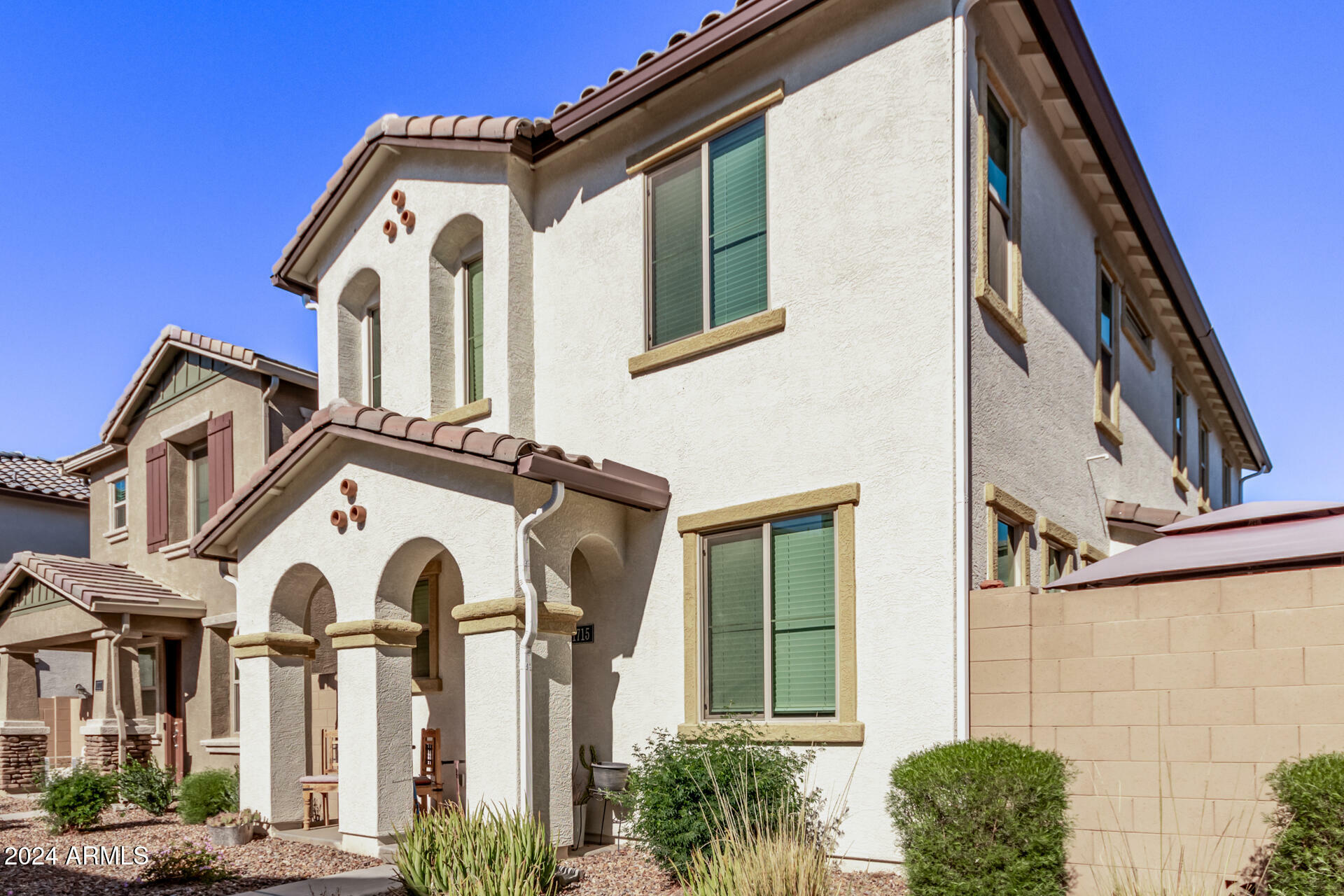 Property Photo: 1715 S 82nd Place AZ 85209