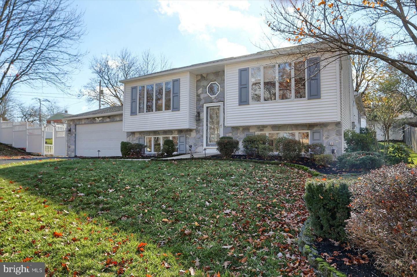 Property Photo:  5591 Mercury Road  PA 17109 