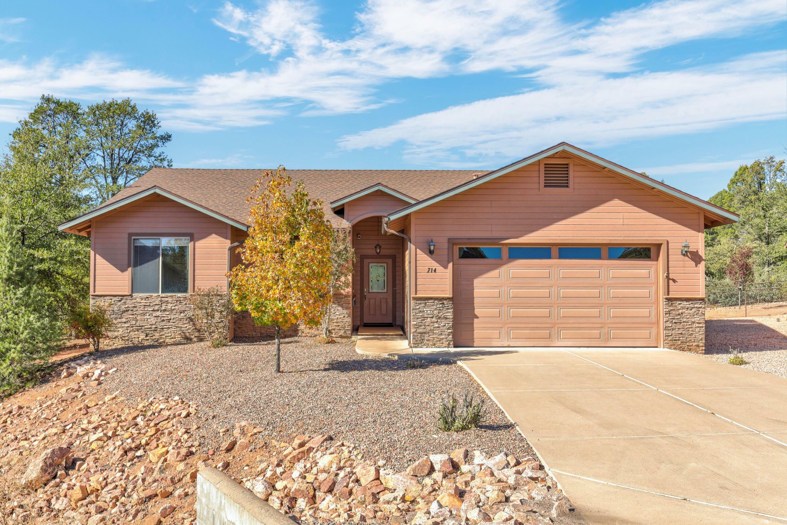 Property Photo:  714 N Fox Hill Road  AZ 85541 