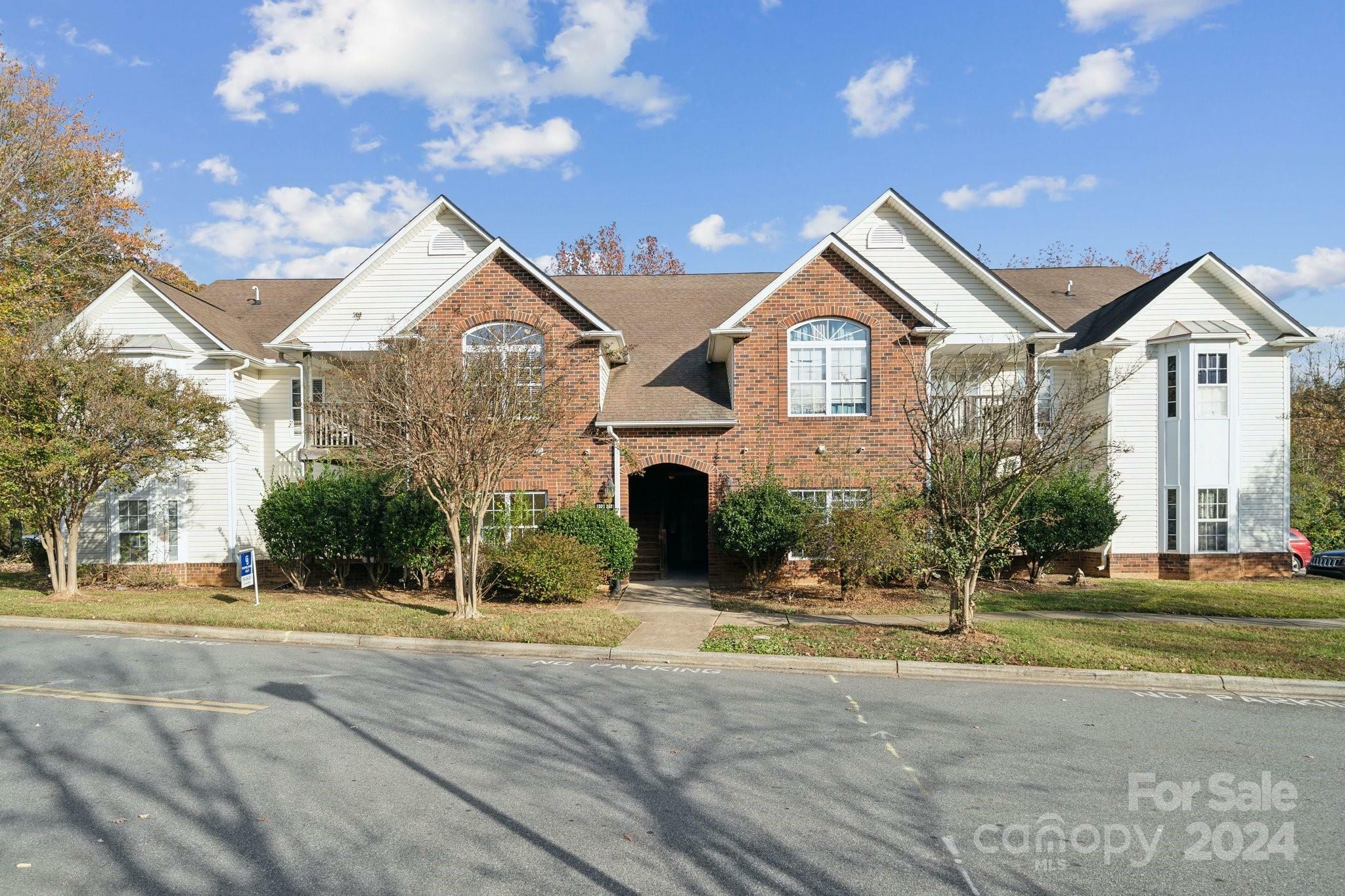 Property Photo:  2523 Carya Pond Lane  NC 28212 