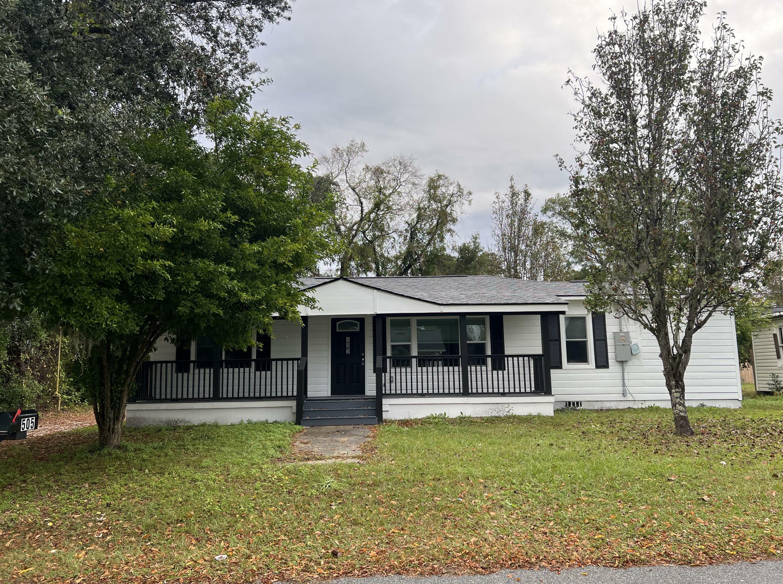 Property Photo:  505 N Magnolia Street  SC 29483 