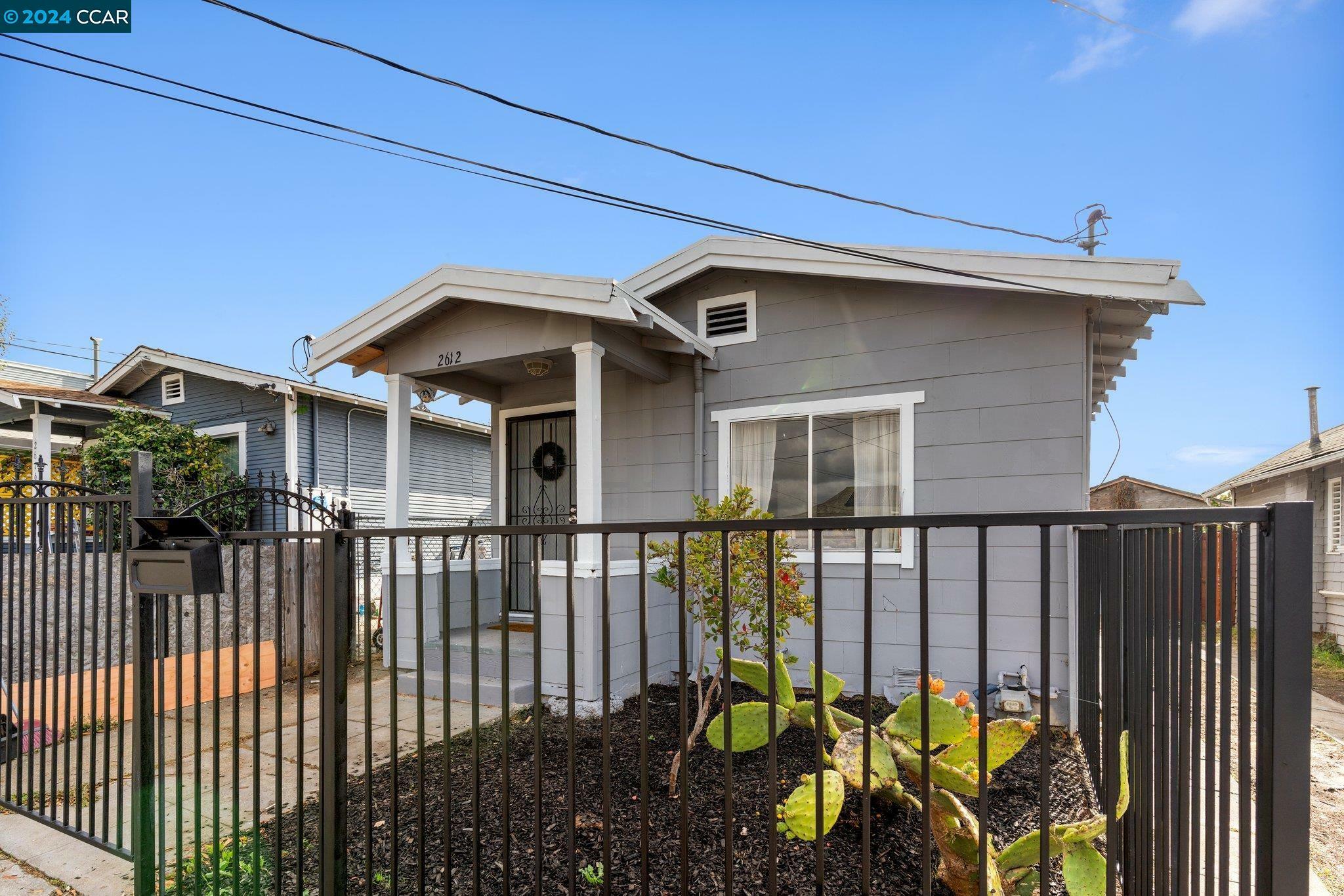 Property Photo:  2612 75th Ave  CA 94605 