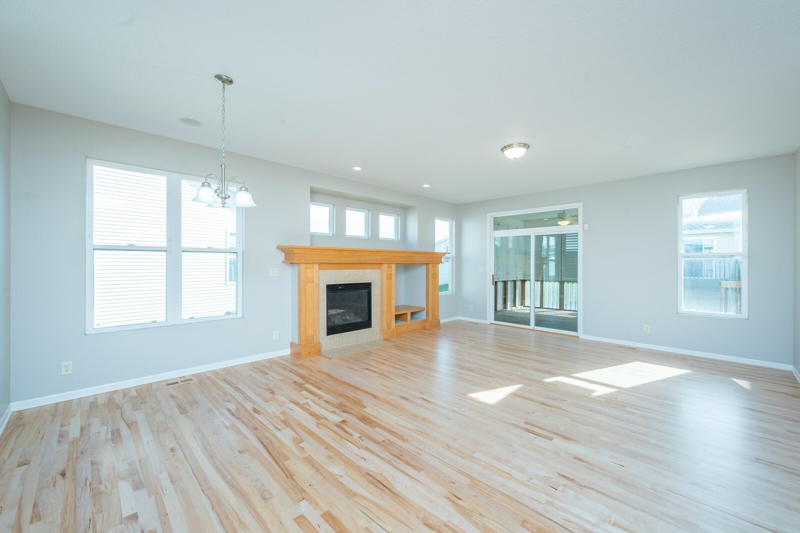 Property Photo:  756 SE Waterview Circle  IA 50263 