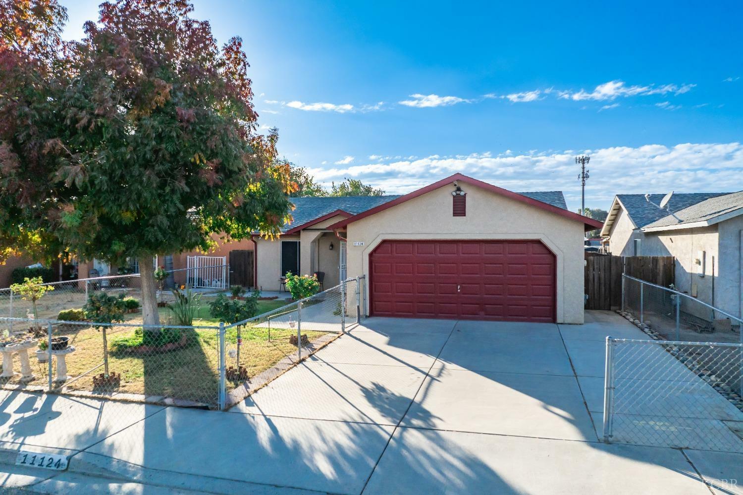 Property Photo:  11124 Mesquite Circle  CA 93202 