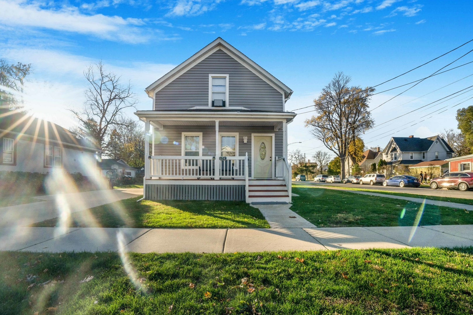 Property Photo:  654 Grace Street  IL 60120 