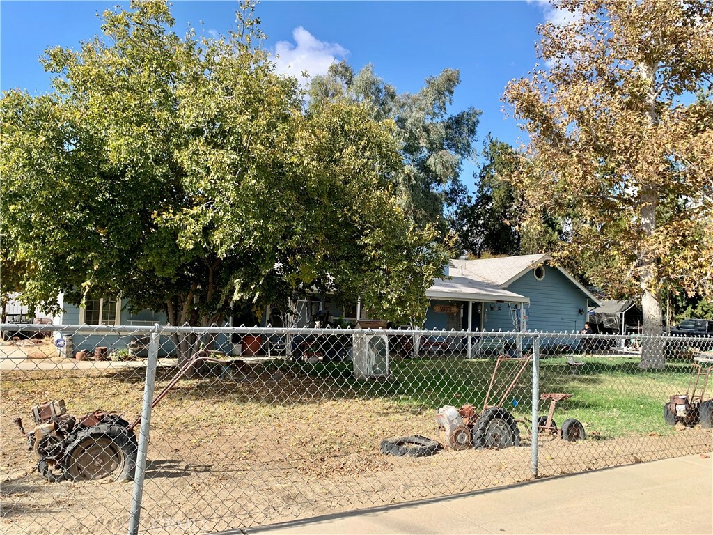 Property Photo:  765 S State Street  CA 92543 