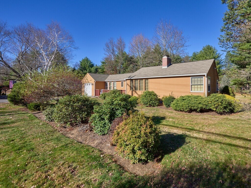 Property Photo:  552 North Rd  MA 01776 