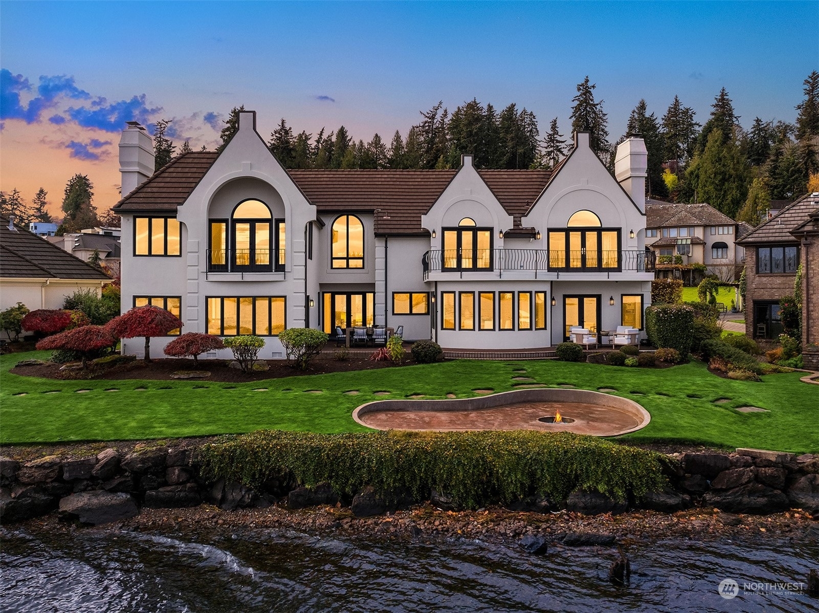 Property Photo:  8443 NE Woodland Cove Drive  WA 98034 