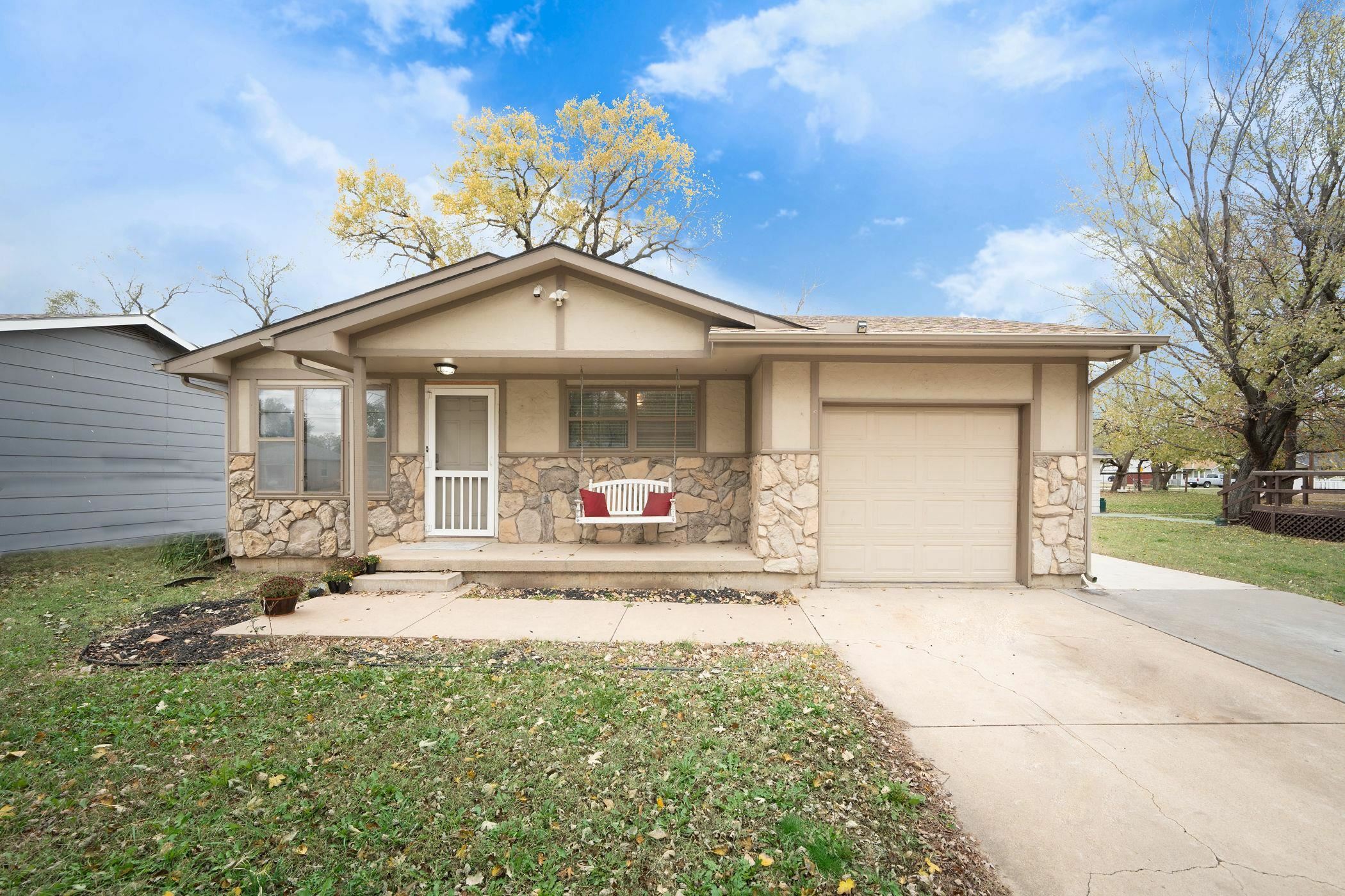 Property Photo:  251 N Tracy St  KS 67212 