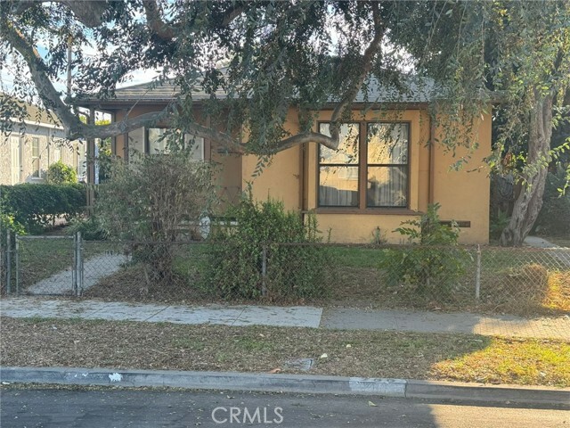 266 E Harcourt Street  Long Beach CA 90805 photo